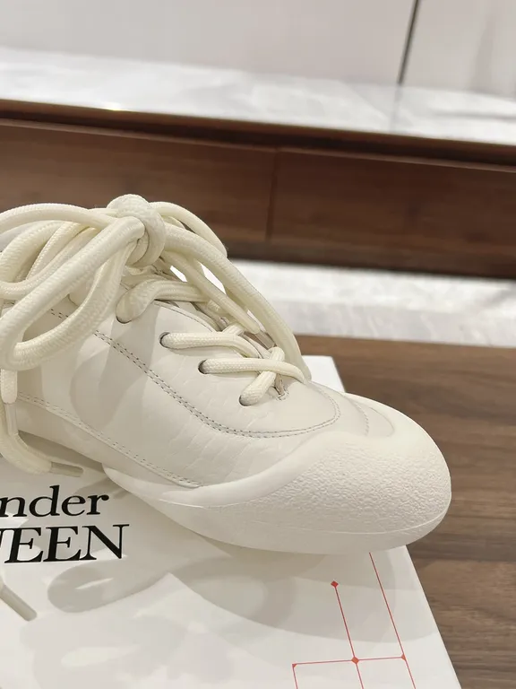 Alexander McQueen Shoe 